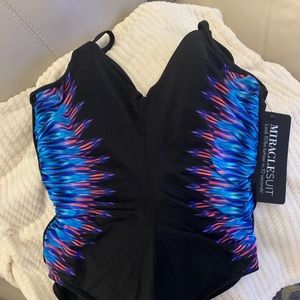 Miraclesuit One Piece Bathing Suit with Underwire Size 16 NWT